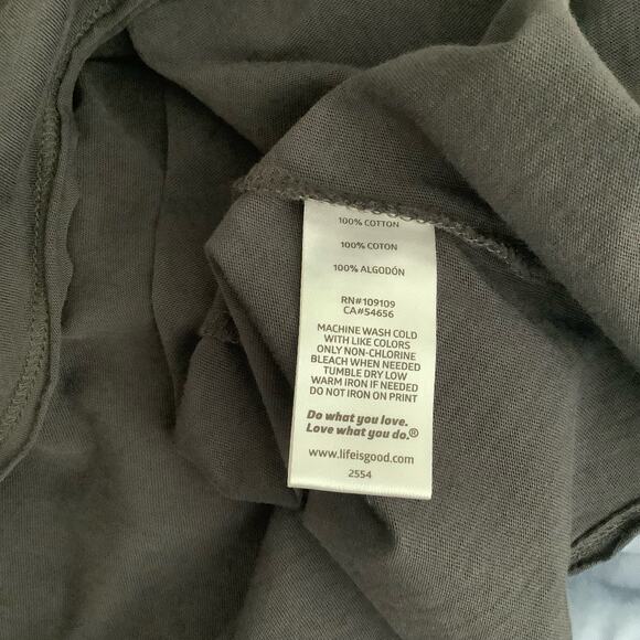 Life Is Good Real Women Drink Beer Rosie The Riveter Graphic Tee Large NWT - Picture 8 of 8